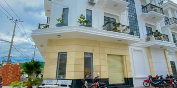 Bán Gấp nhà Mặt tiền đường Nguyễn Trung Trực