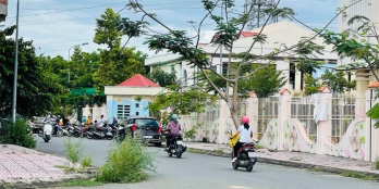 Bán Nền Góc (8mx18.7m) 2 MT tỉnh lộ 10, Đất Đẹp, Vuông Vức, Sổ Hồng Riêng