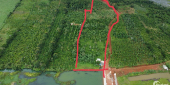 ôm 290m mặt đường cấp phối,full sổ,cách ql14 chỉ 2km, ôm hồ,đất thoải