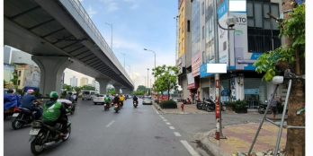 Trung tâm thanh Xuân, bán tòa văn phòng gần Ngã Tư Sở, Dt 131m2 x 4,7m