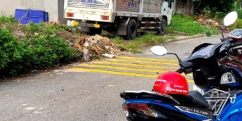 TÔII CẦN BÁN 2 LÔ ĐẤT SHR LIỀN KỀ NGAY CỔNG CHỢ TÂN BÌNH TP. DĨ AN .