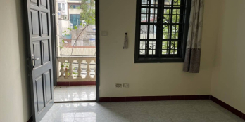 Bán nhà 5 tầng x 41m2 phố Cầu Giấy, rất gần phố, nở hậu, 2 thoáng, chỉ 4.5 tỷ.