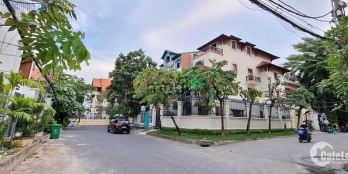 Bán nhà hẻm 215 Nguyễn Văn Hưởng Quận 2 có hồ bơi