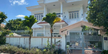 BT ven sông khu Thảo Điền 2, 15x21, 305m2, trệt lầu, sân vườn, hồ bơi, 72 tỷ TL