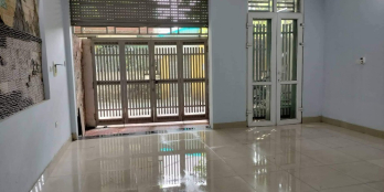 BÁN NHÀ MẶT PHỐ TÂY HỒ - 3 Ô TÔ TRÁNH- Ô TÔ VÀO NHÀ- GIÁ CỰC TỐT.