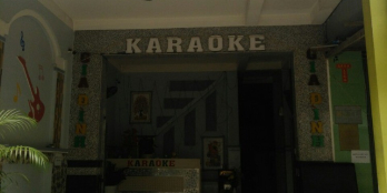 Bán 2 căn nhà đang kinh doanh Karaoke cho thu nhập tốt giá chỉ 3ty2 cho 2 căn