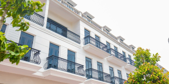 Nhà phố trung tâm cảng Trần Đề, MT Mạc Đĩnh Chi hoàn thiện mặt ngoài giá 3 tỷ