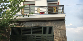 nhà 1 trệt 1 lầu đúc Hóc Môn 550tr, sổ hồng trọn đời, hiện thuê 4tr/tháng