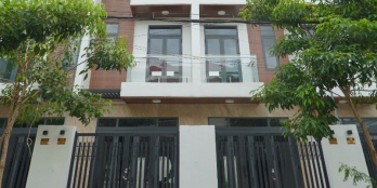 NHÀ PHỐ XÂY SẴN 4 TẦNG TẠI KHU TÊN LỬA – TP.HCM LH : 0906673967