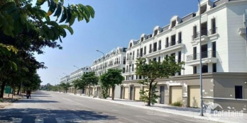 CẦN BÁN NHÀ 3,5 TẦNG GẦN CHỢ VINH