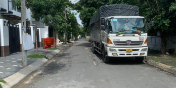 NHÀ PHỐ XÂY SẴN 4 TẦNG TỔNG DIỆN TÍCH TRÊN 200 m2 LH 0906.67.39.67