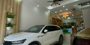 Bán nhà MẶT TIỀN QUẬN 7  sát LotteMart, XE HƠI VÀO NHÀ