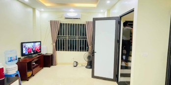 Bán gấp nhà Định Công  40m2, 5 tầng hơn 3 tỷ  full nội thất .