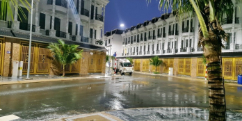 bán nhà mặt tiền đườg nguyễn thị khắp dĩ an bình dương giá 4tỷ7 côg chứg tr ngày