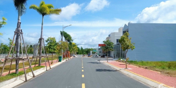 Cần bán gấp lô đất 100m2 đường ĐT818, ngay trung tâm hành chính