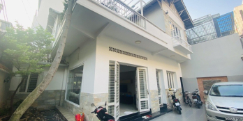 Biệt thự xe hơi trong nhà Lê Văn Sỹ,Phường 1 Tân Bình