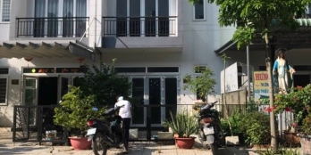 Bán nhà 1 trệt 2 lầu, sổ hồng riêng, 2,4 tỷ