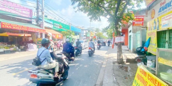 BÁN NHÀ HXH cách mẶt tiền đường 1 căn nhà lê văn lương quận 7