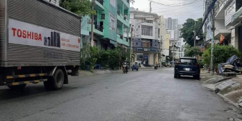 Nhà mới 5 tầng đẹp lung linh cần bán gấp