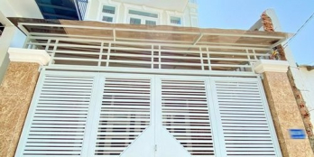 Bán CHDV HẼM XE HƠI -LÂM VĂN BỀN-Q7