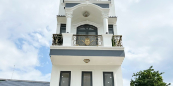 Bán nhà đẹp ngay ngã tư Phạm Văn Đồng giao Tô Ngọc Vân