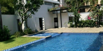 Biệt thự 3 tầng áp mái hồ bơi 15x21m(305m2) Khu Compound Thảo Điền, giá 81.5 tỷ