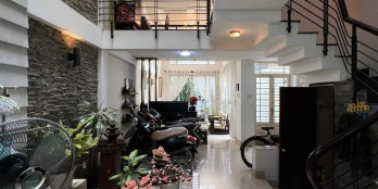 HXH đỗ cửa Trường Sa Q3 DT118m2 ngang5m giá18tỷ đang làm CHDV cho thu nhập cao