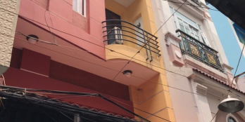 Do định cư nước ngoài cần bán gấp nhà phố nhay chợ Bàn Cờ