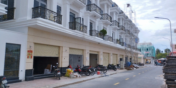 3ty7 sở hữu ngay nhà 1 trệt 3 lầu + mặt tiền đường nhựa 36m