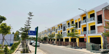 Bán gấp homestay 3 tầng 5 phòng ngủ giá chỉ 3,2 tỷ - sổ hồng lâu dài. 0339017374