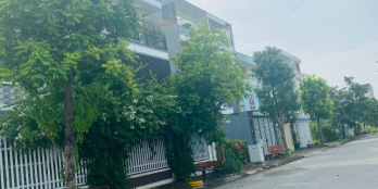 Cần tiền bán ngay lô sát góc ngay cạnh vườn hoa trung tâm KĐT mới Xuân Hòa