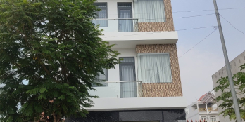 Sang gấp nhà 1trệt2lầu gần chợ Hưng Long Bình Chánh đi kcn Cầu Tràm Cần Giuoc 3p