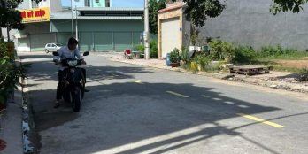 Đất nền tại Dĩ An mặt tiền chợ, trong khu dân cư văn minh. 68m2 đường nhựa 13 mé