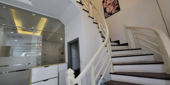 Bán Nhà Xuân La - Tây Hồ. 3 bước ra Phố, OTO đỗ cổng . DT : 45m . Giá : 6.9 tỷ