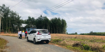 kẹt tiền bán gấp lô đất thổ cư sổ sẵn mặt tiền nhựa 400 triệu