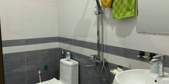 chủ kẹt tiền trả nợ bán gấp căn nhà bình chánh , 1trệt 1 lầu đường võ văn vân 80