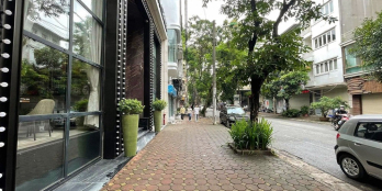 Bán nhà phố cổ Hàn Thuyên, 1 nhà ra phố, DT 60m2, giá 17 tỷ