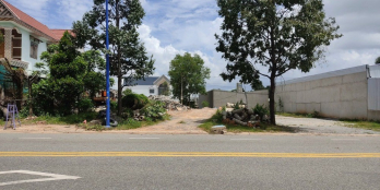 Bán gấp lô 360m2 Nhựa 16m thông chợ, Cổng KCN