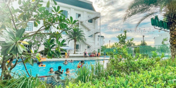 Đất Chính chủ ngay mặt tiền trong chợ Đức hòa,dân cư đông đúc,DT:90m2,SHR.