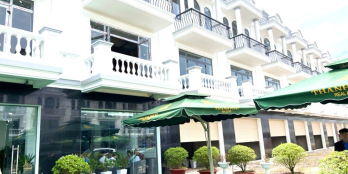 CHỈ 1,2 TỶ SỞ HỮU NGAY NHÀ PHỐ SHR NGAY TTHC BÀU BÀNG XÂY SẴN 1 TRỆT 2 LẦU