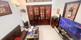 Bán nhà Minh Khai quận Hai Bà Trưng 40m, 4t, cách ô tô 50m giá 4 tỷ chút.