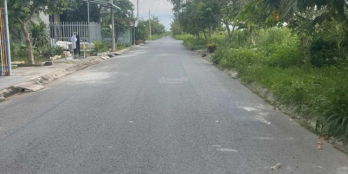 Bán đất Hưng Long 105m2 gần chợ SHR dân cư đông mua bán tốt giá chỉ 2 tỷ 200tr