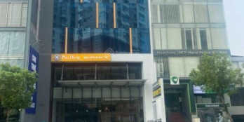 Gia đình bán nhà mặt tiền Lý Chính Thắng, 8*16m, 7 tầng (đoạn 2 chiều), Q3