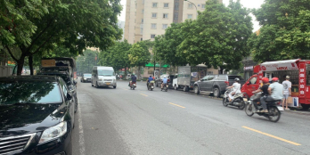 BÁN NHÀ MẶT PHỐ TRUNG TÂM CẦU GIẤY - KINH DOANH- VỈA HÈ RỘNG- 2 THOÁNG - GIÁ TỐT