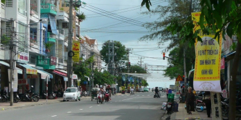 BÁN NHÀ 2 TẦNG 2 MẶT TIỀN NGUYỄN THỊ MINH KHAI - NHA TRANG - TIỆN KINH DOANH