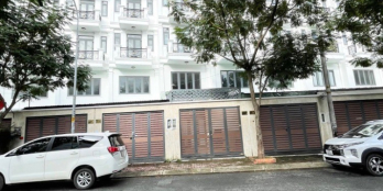 Bán nhà 3 Lầu mặt phố Tô Hiệu, Hoà BìnhCó Thang Máy,DT 4,5x21m2, giáp Đầm Sen