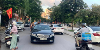 Bán Nhà 6T, 130m2 – Thang Máy Nhập – Nội Thất Xịn - Phố Hồng Tiến.