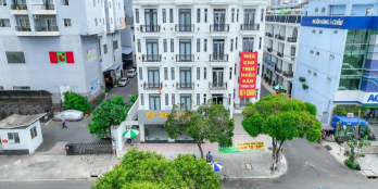 Bán toà nhà 10x23m có thang máy ,MT Nguyễn Sơn có thang máy, full nội thất