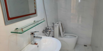 BÁN GẤP NHÀ NGÕ PHỐ NGUYỄN ĐÌNH HOÀN 68M2 3 TẦNG 5,5 TỶ