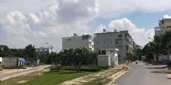 Cần bán lô đất đường D7 lộ giới 30m KĐT Five Star, Long An, Giá 2 tỷ 300tr/100m2